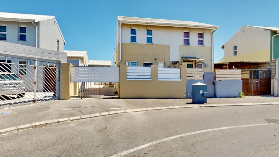 3 Bedroom Property for Sale in Harmony Village Western Cape